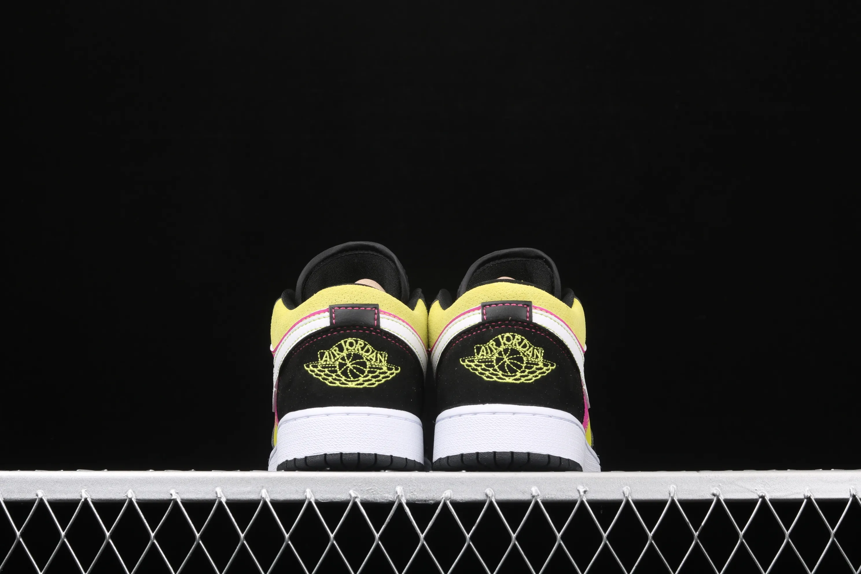 All categories Air Jordan Jordan series basketball shoes Air Jordan 1 Low Air Jordan 1 Low AJ1 Joe 1 black and white red inkjet low-top cultural and leisure sports sneakers CW5564-001